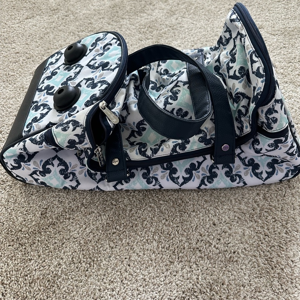 Thirty One rolling duffel bag. Never used!
